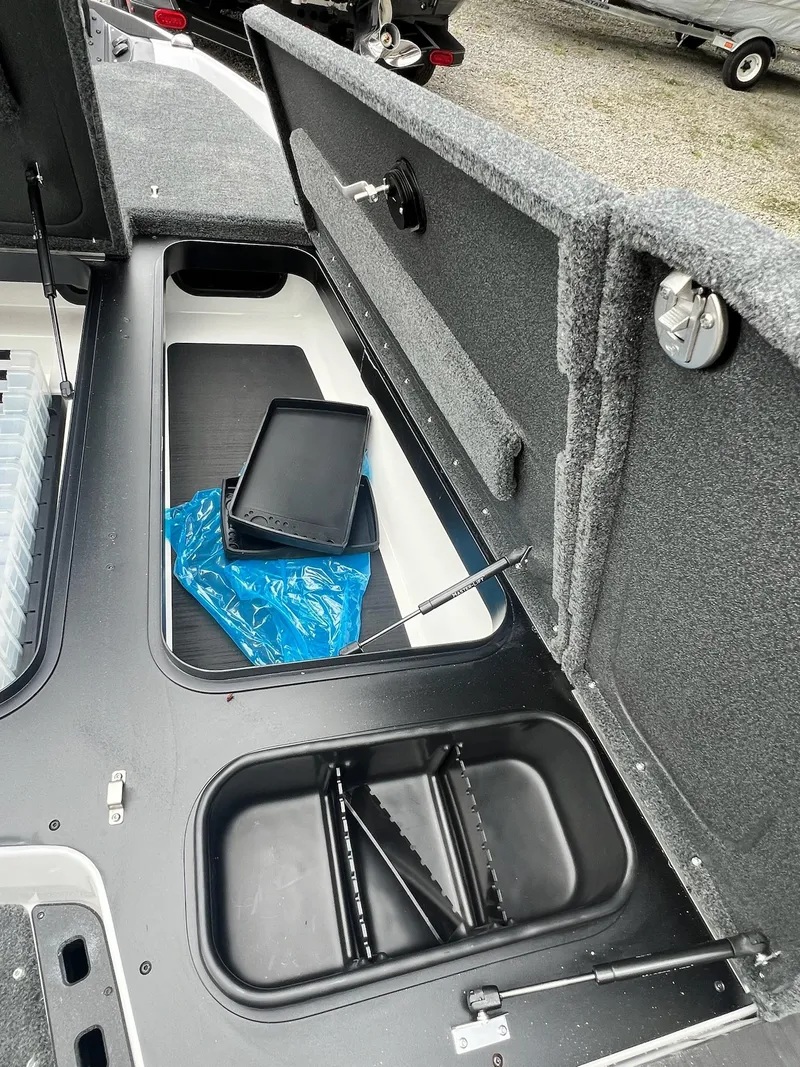 Slide: The Image of Skeeter ZXR20 2025 - 37