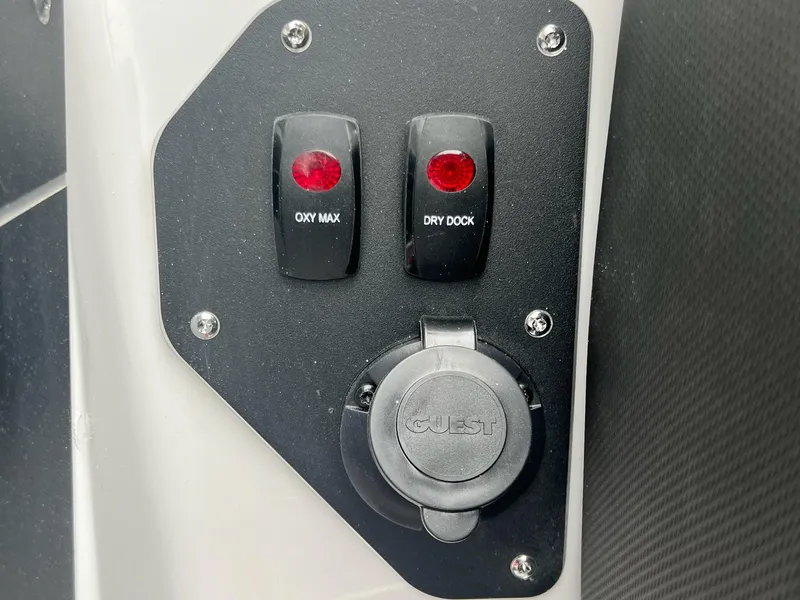 Slide: The Image of Skeeter ZXR20 2025 - 38