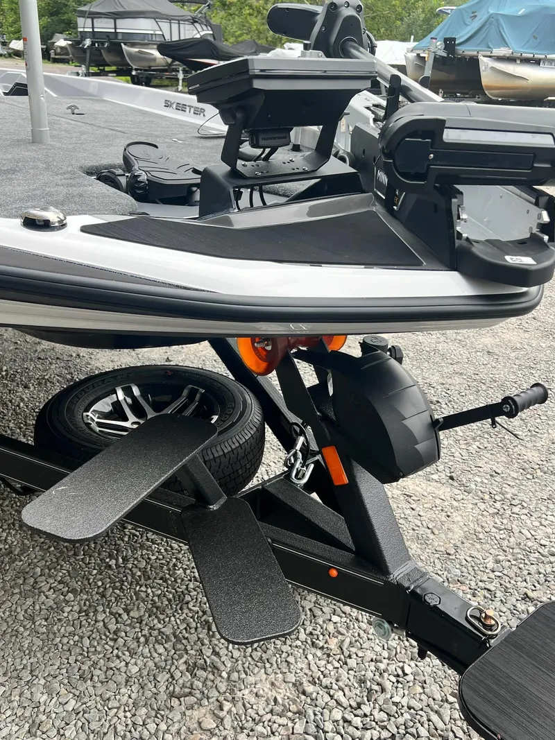 Slide: The Image of Skeeter ZXR20 2025 - 5