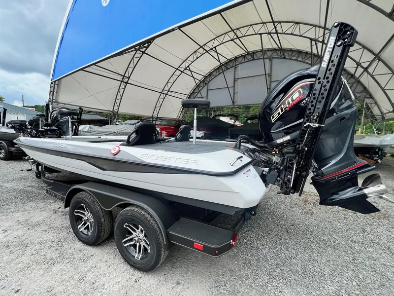 Slide: The Image of Skeeter ZXR20 2025 - 7