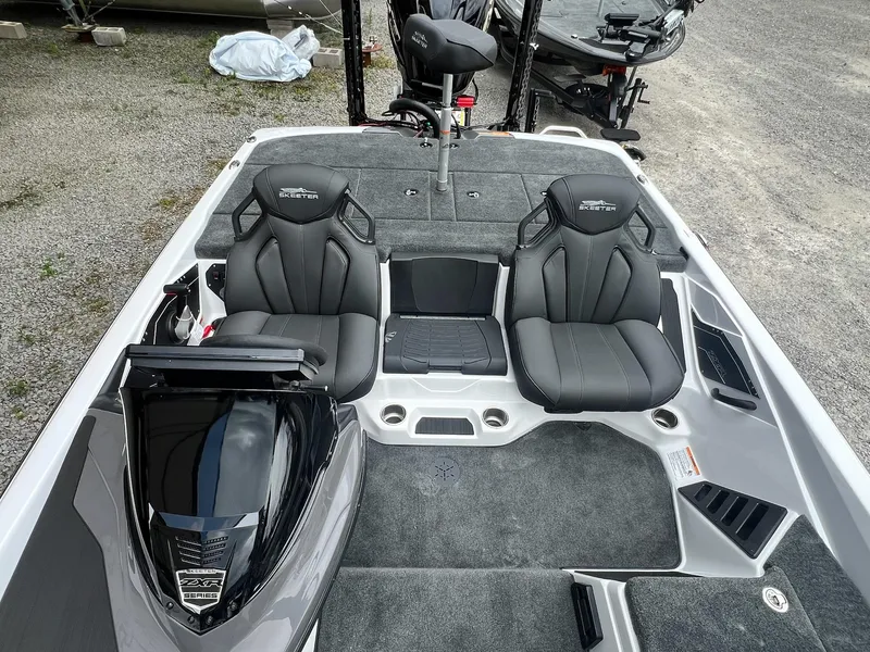 Slide: The Image of Skeeter ZXR20 2025 - 9