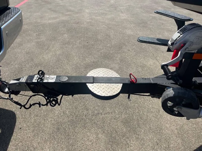 Slide: The Image of 2016 Skeeter ZX 250 boat trailer hitch and winch system. - 39