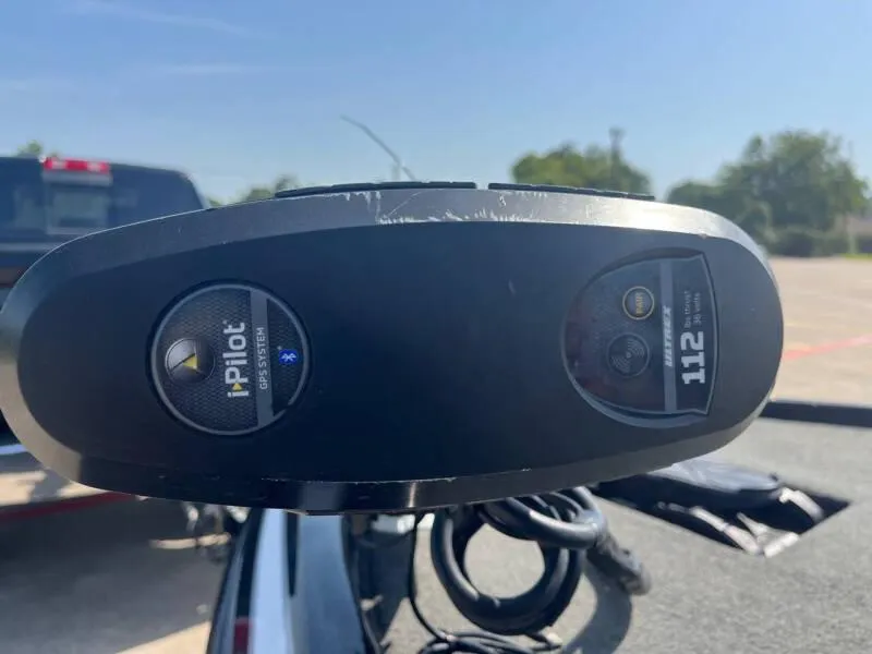 Slide: The Image of Close-up of a 2016 Skeeter ZX 250 boat's iPilot Link system. - 41