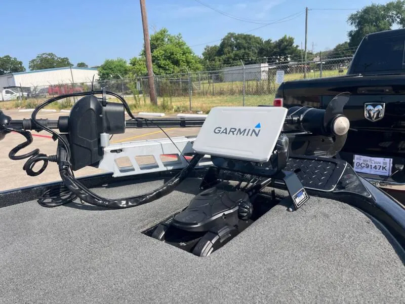 Slide: The Image of 2016 Skeeter ZX 250 boat with Garmin navigation system. - 45