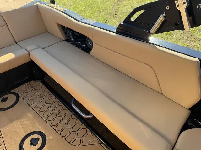 Slide: The Image of MasterCraft NXT24 2022 - 13