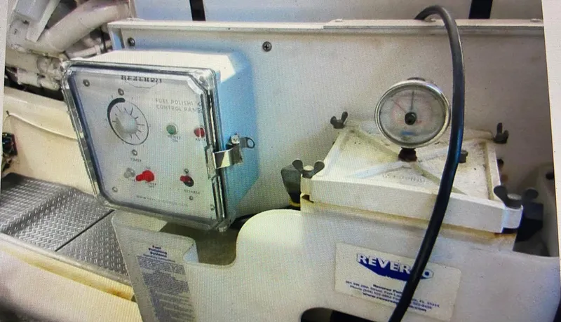 Slide: The Image of Control panel on a 1988 Ocean Yachts 55 Super Sport boat. - 44