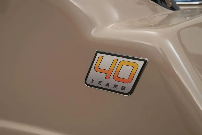 Slide: The Image of Sun Tracker Party Barge 22 DLX 2023 - 19