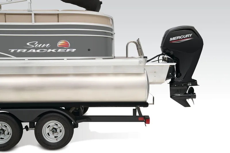 Slide: The Image of Sun Tracker Party Barge 22 DLX 2023 - 38