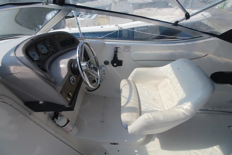 Slide: The Image of Wellcraft 2600 Martinique 2000 - 12