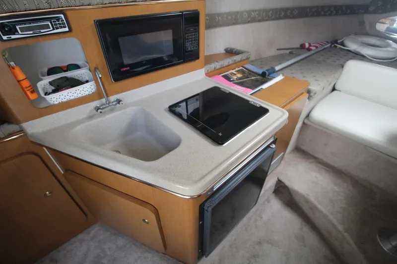 Slide: The Image of Wellcraft 2600 Martinique 2000 - 23