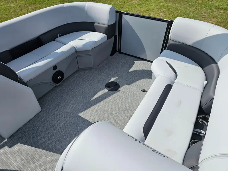 Slide: The Image of 2025 Bentley Legacy 243 Navigator Tritoon (Sport 3) - 13