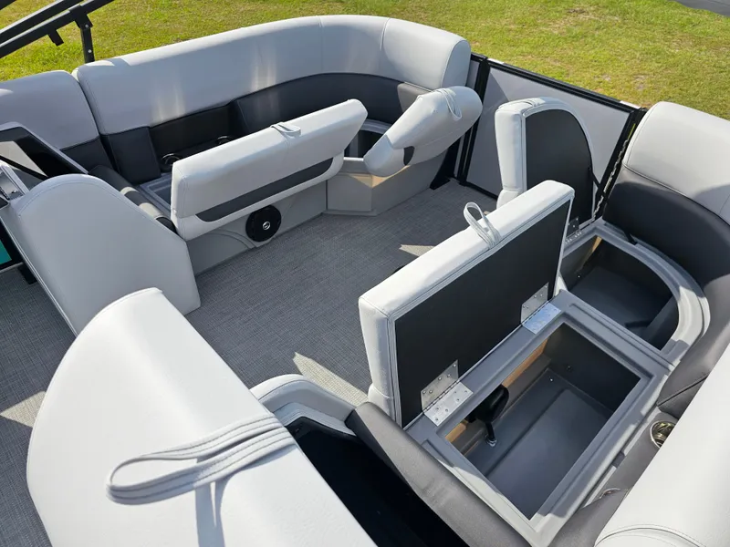 Slide: The Image of 2025 Bentley Legacy 243 Navigator Tritoon (Sport 3) - 14