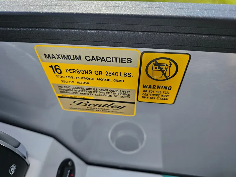 Slide: The Image of 2025 Bentley Legacy 243 Navigator Tritoon (Sport 3) - 19