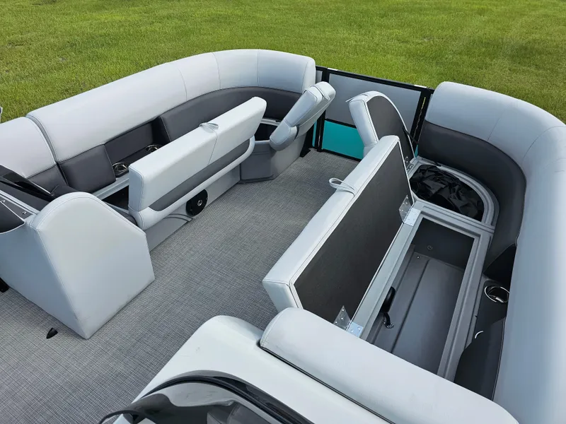 Slide: The Image of 2025 Bentley Legacy 243 Navigator Tritoon (Sport 3) - 21