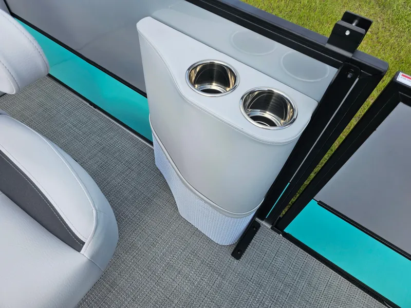 Slide: The Image of 2025 Bentley Legacy 243 Navigator Tritoon (Sport 3) - 22