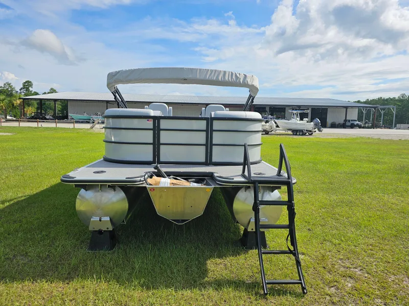 Slide: The Image of 2025 Bentley Legacy 243 Navigator Tritoon (Sport 3) - 8