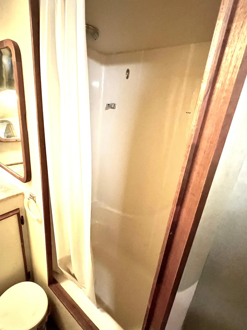 Slide: The Image of Chris-Craft Corinthian 480 1986 - 52