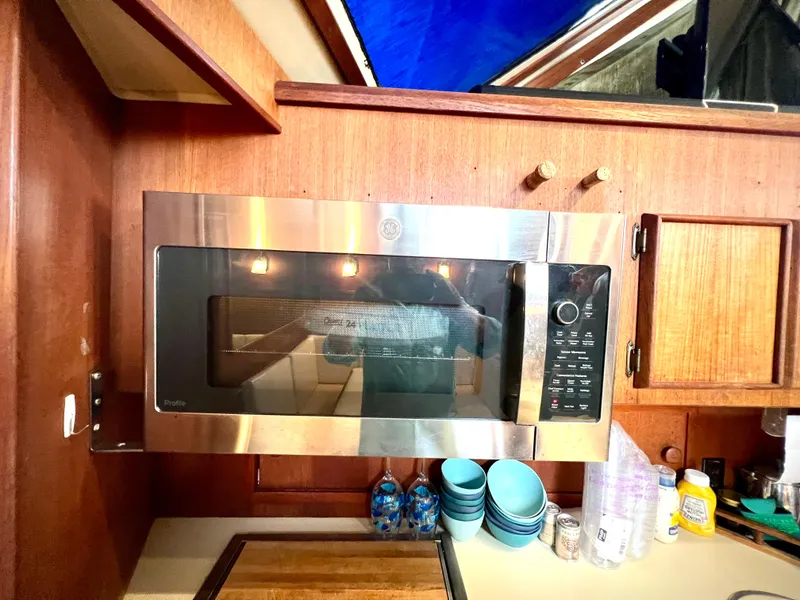 Slide: The Image of Chris-Craft Corinthian 480 1986 - 57