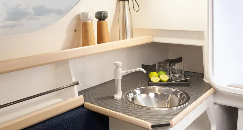 Slide: The Image of Dragonfly 25 interior - 7