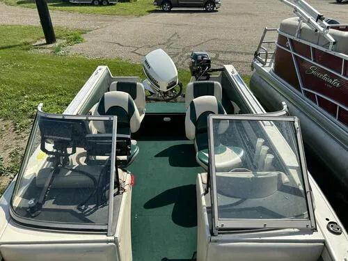 Slide: The Image of Crestliner 1750 Fish Hawk 1997 - 6