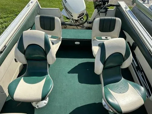 Slide: The Image of Crestliner 1750 Fish Hawk 1997 - 9