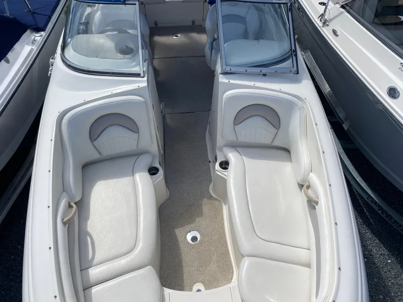 Slide: The Image of 2007 Stingray 22 DR boat with white interior and dual seating. - 5