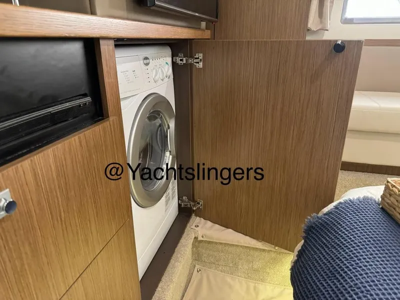 Slide: The Image of Sea Ray Sundancer 2017 - 51