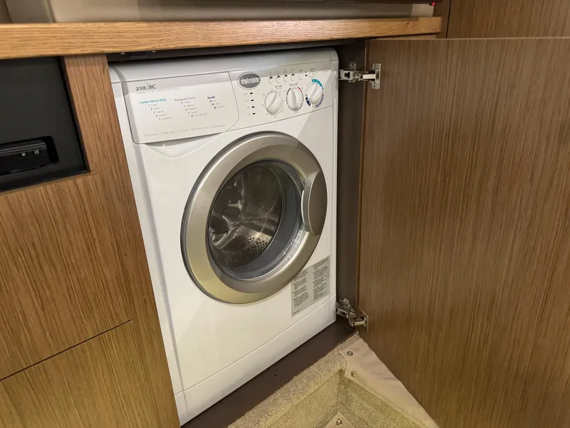 Slide: The Image of Sea Ray Sundancer 2017 - 52