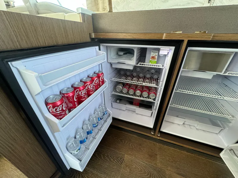 Slide: The Image of Sea Ray Sundancer 2017 - 65