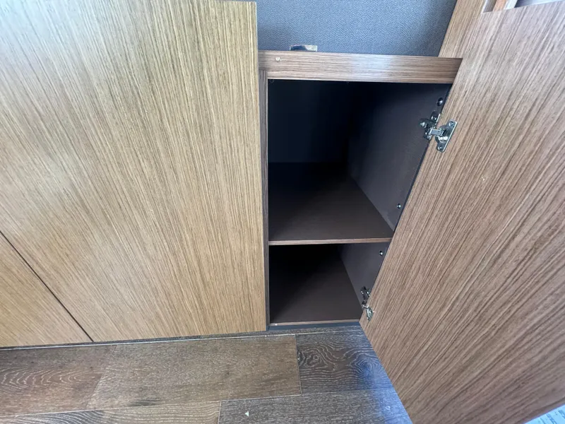 Slide: The Image of Sea Ray Sundancer 2017 - 67