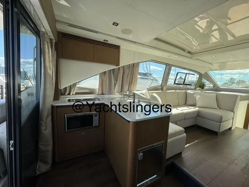 Slide: The Image of Sea Ray Sundancer 2017 - 68