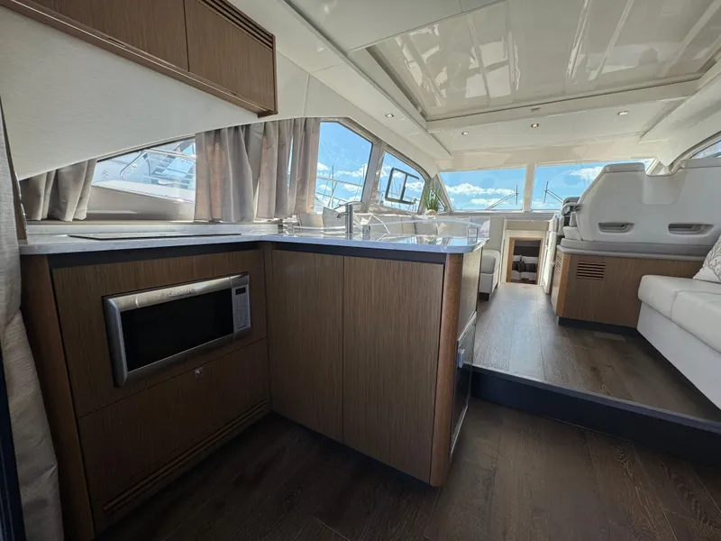 Slide: The Image of Sea Ray Sundancer 2017 - 70