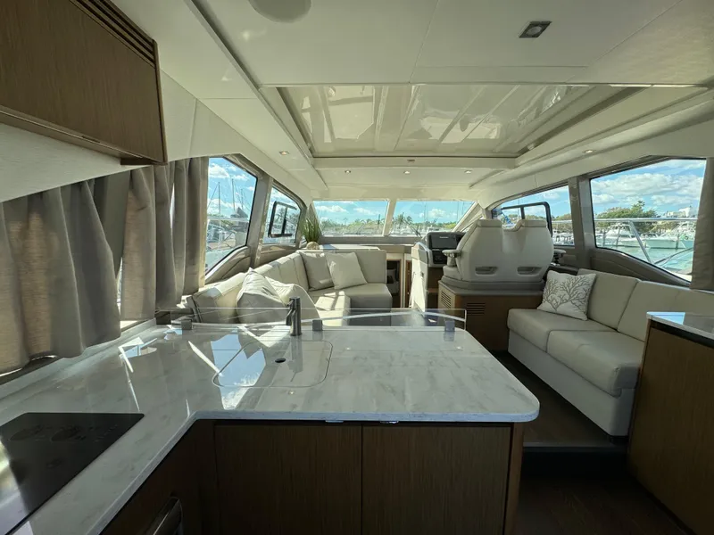 Slide: The Image of Sea Ray Sundancer 2017 - 73