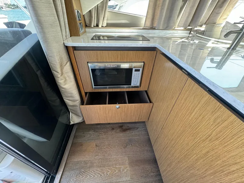 Slide: The Image of Sea Ray Sundancer 2017 - 78