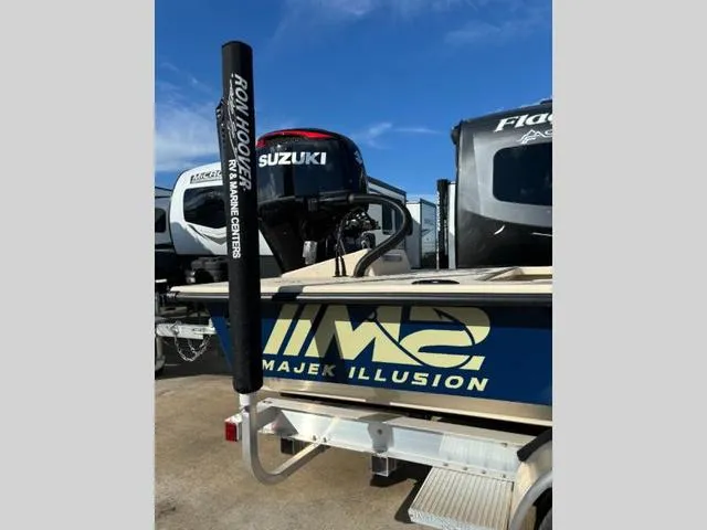 Slide: The Image of Majek M2 ILLUSION 2024 - 11