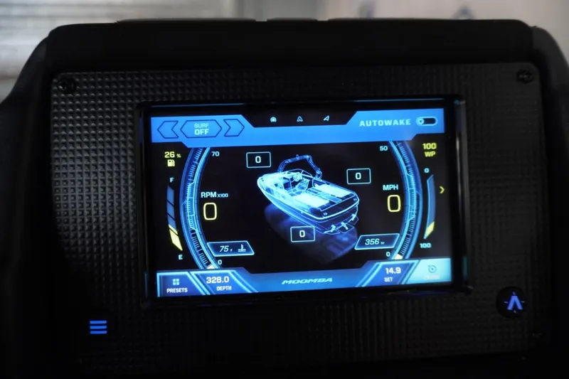 Slide: The Image of 2019 Moomba Craz MG dashboard display showing Autowake and performance metrics. - 16