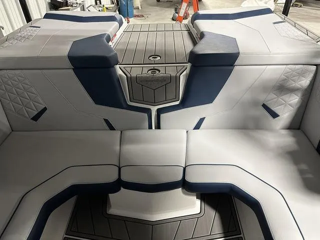 Slide: The Image of Nautique Super Air Nautique GS20 2025 - 11