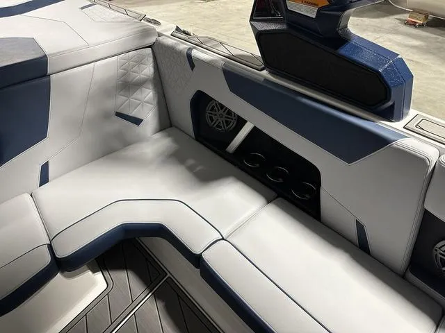 Slide: The Image of Nautique Super Air Nautique GS20 2025 - 12