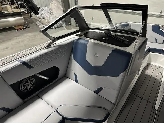 Slide: The Image of Nautique Super Air Nautique GS20 2025 - 13
