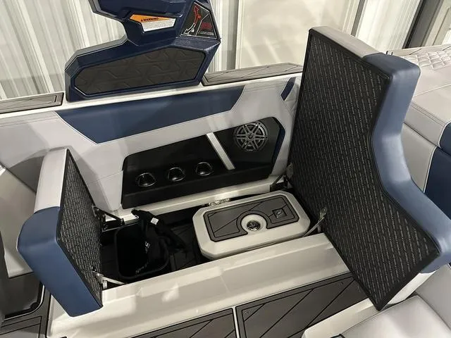 Slide: The Image of Nautique Super Air Nautique GS20 2025 - 15