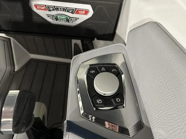 Slide: The Image of Nautique Super Air Nautique GS20 2025 - 22