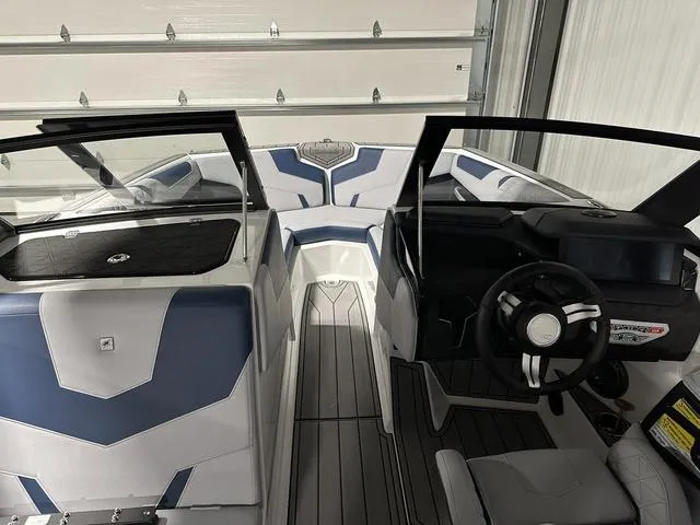 Slide: The Image of Nautique Super Air Nautique GS20 2025 - 23