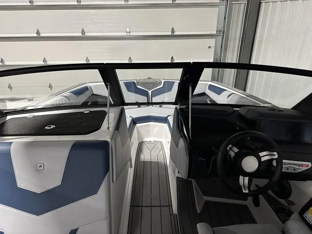 Slide: The Image of Nautique Super Air Nautique GS20 2025 - 24