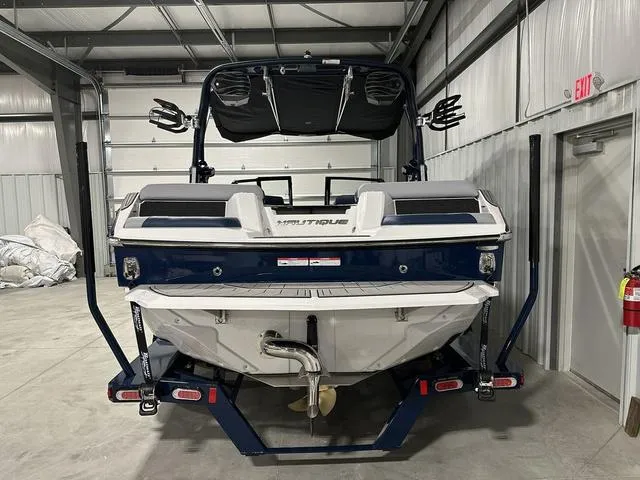 Slide: The Image of Nautique Super Air Nautique GS20 2025 - 4