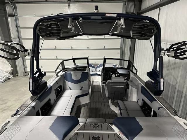 Slide: The Image of Nautique Super Air Nautique GS20 2025 - 7