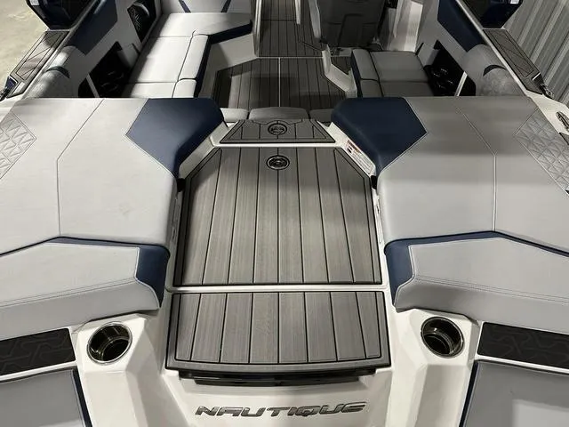Slide: The Image of Nautique Super Air Nautique GS20 2025 - 8