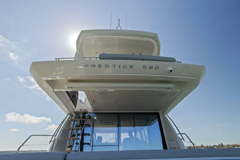 Slide: The Image of Flybridge - 10