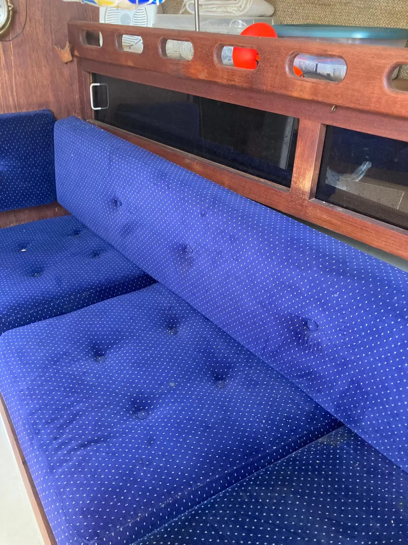 Slide: The Image of O'Day 28 1985 - 10