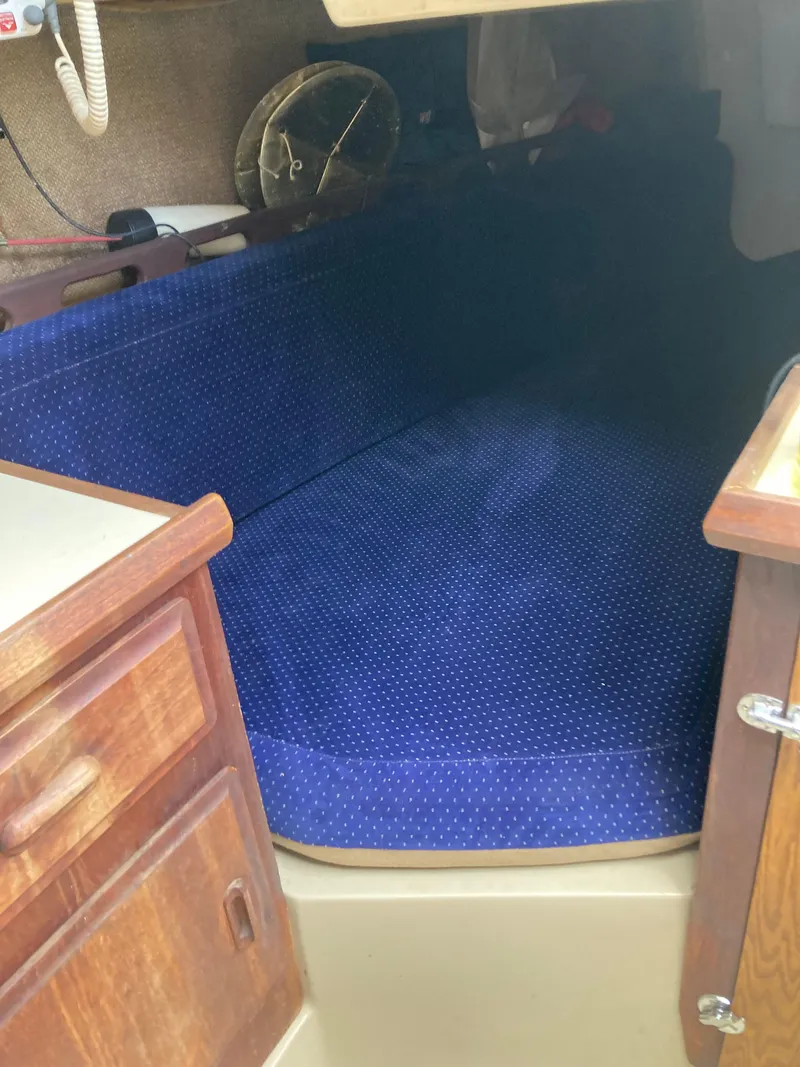 Slide: The Image of O'Day 28 1985 - 12