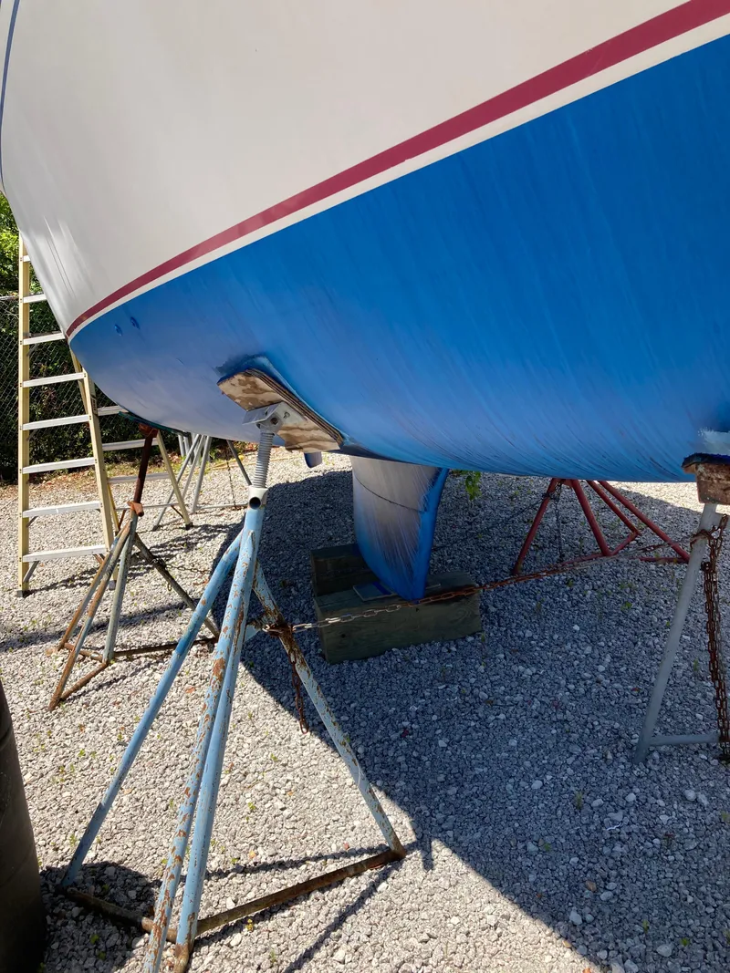 Slide: The Image of O'Day 28 1985 - 3